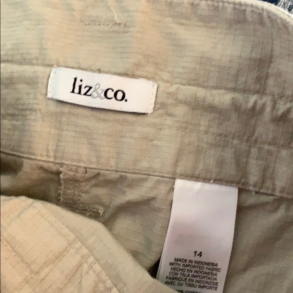 Liz&Co Khaki Cotton Shorts -Size 14 - Picture 5 of 5